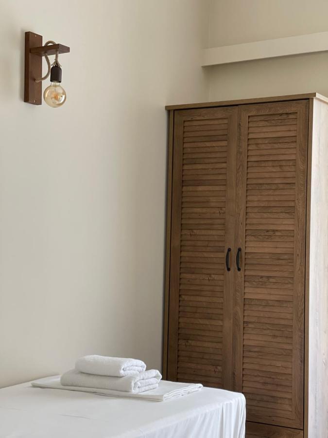 Helen Hotel Poros Town Exterior photo
